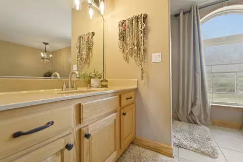 Bath - 4941 E 107th Ct, Crown Point, IN 46307 photo 3 of 6