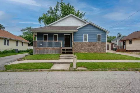 902 Institute St, Valparaiso, IN 46383