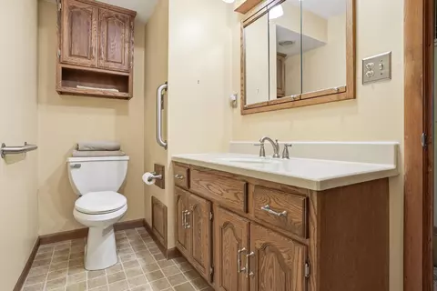 Bath - 613 E Ash Pl, Griffith, IN 46319 photo 1 of 1