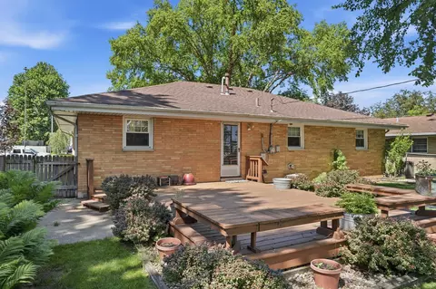 Exterior - 613 E Ash Pl, Griffith, IN 46319 photo 2 of 5