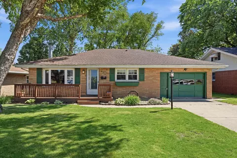 613 E Ash Pl, Griffith, IN 46319