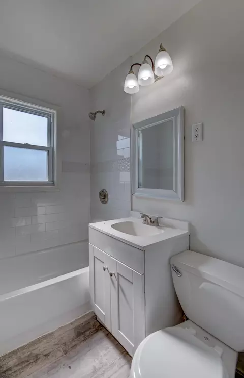 Bath - 1450 W 35th Ave, Gary, IN 46408 photo 1 of 3