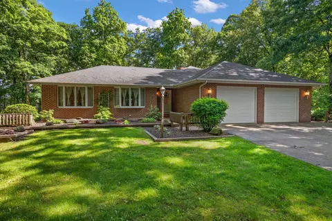 130 Woodland Hickory Ct, Valparaiso, IN 46385