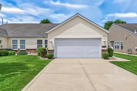 6888 Meadow View Ln, Merrillville, IN 46410