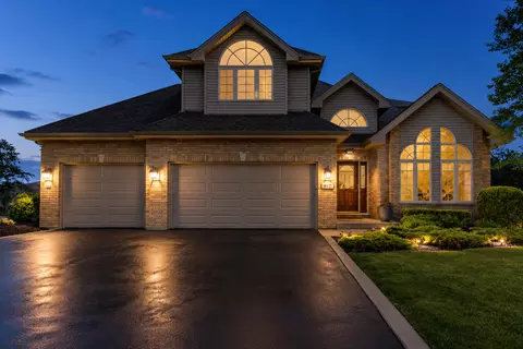 817 Robin Ct, Dyer, IN 46311