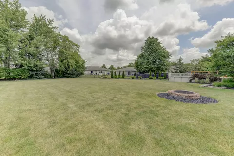 Exterior - 817 Robin Ct, Dyer, IN 46311 photo 13 of 16