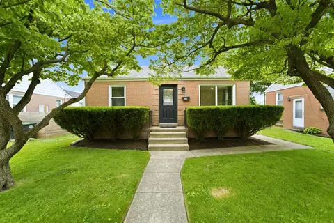 340 N California St, Hobart, IN 46342