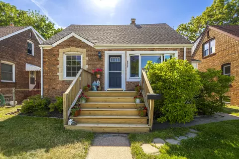 6828 Schneider Ave, Hammond, IN 46323
