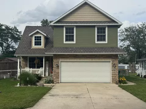 4084 W Shore Dr, Bremen, IN 46506