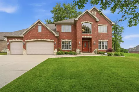 203 Coneflower Dr, Dyer, IN 46311