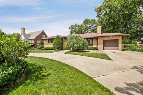 8028 Hohman Ave, Munster, IN 46321