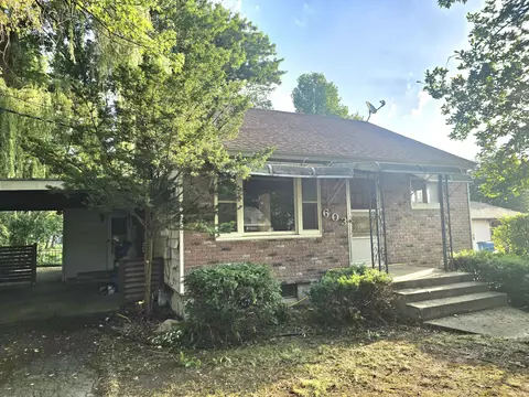 603 E Sigler St, Hebron, IN 46341