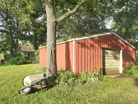 Exterior - 603 E Sigler St, Hebron, IN 46341 photo 2 of 7
