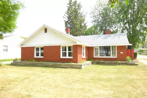 829 W Washington St, Rensselaer, IN 47978