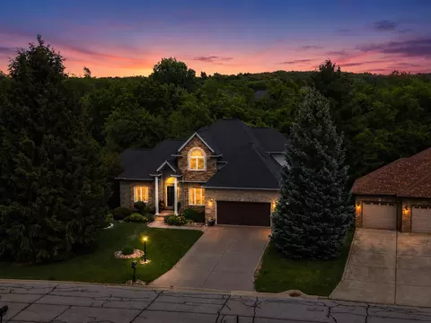 10629 Erie Dr, Crown Point, IN 46307