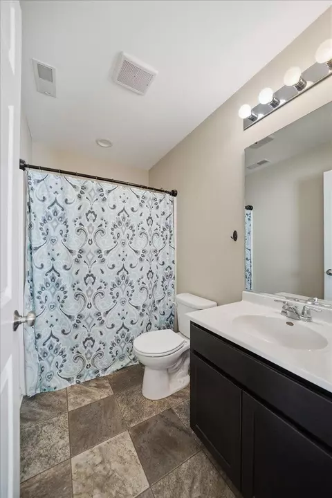 Bath - 2549 W 127th Ave, Crown Point, IN 46307 photo 2 of 3