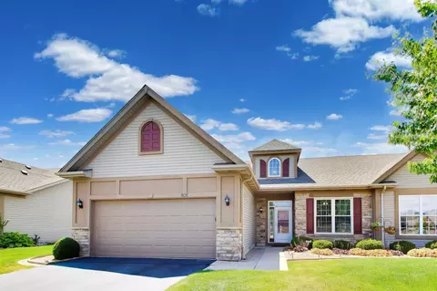 808 New Buffalo Dr, Schererville, IN 46375