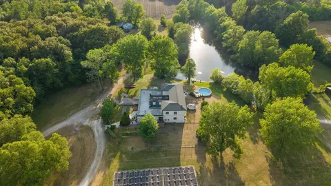 10792 N 600, De Motte, IN 46310