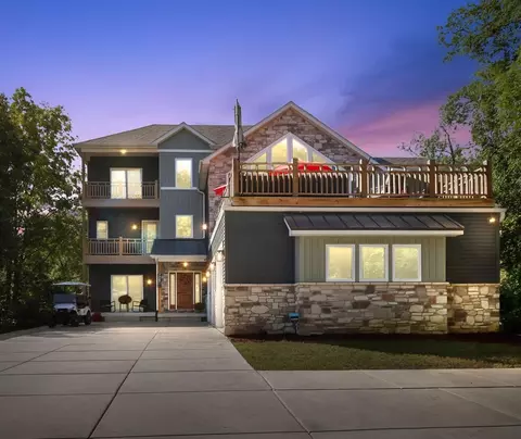 7747 Maple Ave, Gary, IN 46403