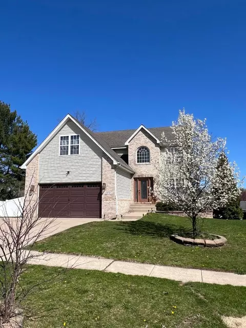 2656 Calaveras Dr, Valparaiso, IN 46385