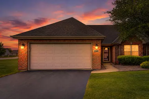 2028 Wildwood Cir, Highland, IN 46322