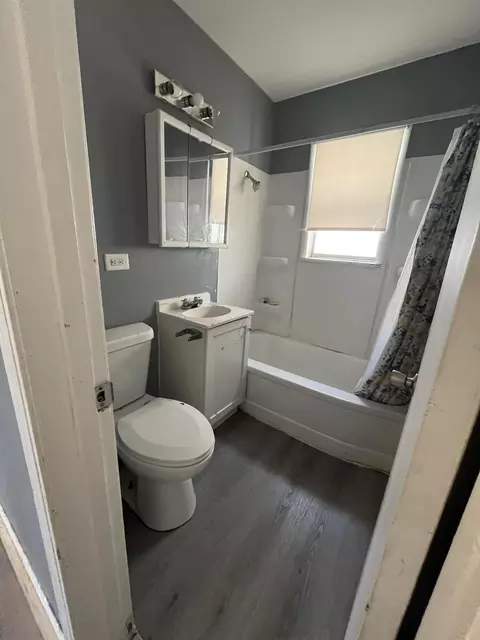 Bath - 3449 Johnson St, Gary, IN 46408 photo 1 of 1