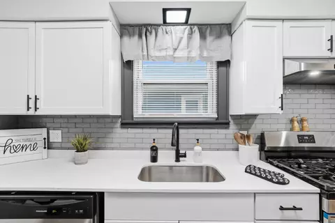 Kitchen - 7331 Jackson Ave, Hammond, IN 46324 photo 4 of 5