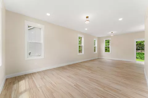 Living - 1758 Summerlin Dr, Chesterton, IN 46304 photo 1 of 6