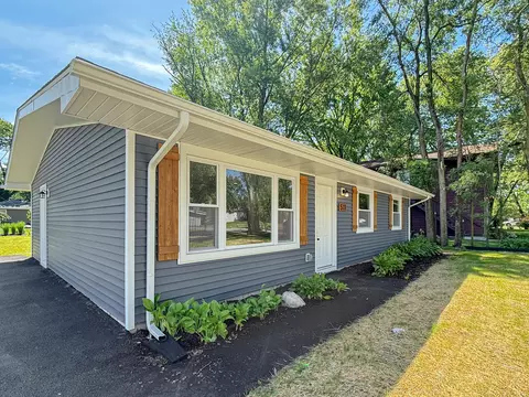 511 S 22nd St, Chesterton, IN 46304