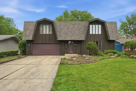 9300 Chestnut Ln, Munster, IN 46321