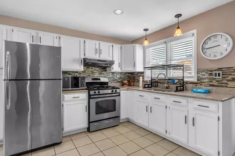 Kitchen - 1624 Central Ave, Whiting, IN 46394 photo 1 of 2
