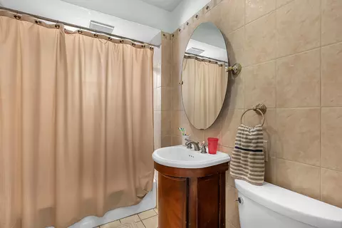 Bath - 1624 Central Ave, Whiting, IN 46394 photo 1 of 1