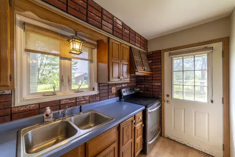 Kitchen - 3019 E 129th Ave, Crown Point, IN 46307 photo 1 of 2