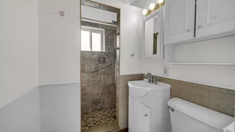 Bath - 2131 Stanton Ave, Whiting, IN 46394 photo 1 of 2