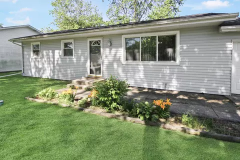7714 Wallace St, Merrillville, IN 46410