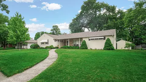 847 Garfield St, Hobart, IN 46342