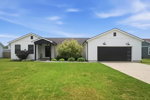 1102 Short Dr, Knox, IN 46534