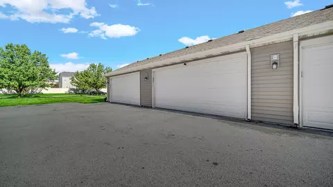 Exterior - 911 E 113th Ln, Crown Point, IN 46307 photo 5 of 5