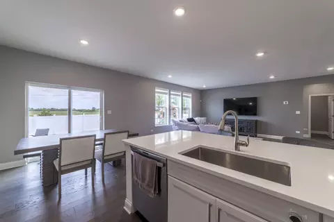 Kitchen - 2080 E 109th Pl, Crown Point, IN 46307 photo 5 of 5