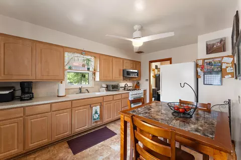 546 N Wheeler St, Griffith, IN 46319 photo 6