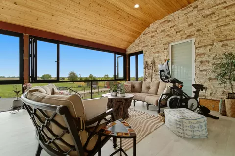 Exterior - 11493 Stateline Rd, Dyer, IN 46311 photo 5 of 11