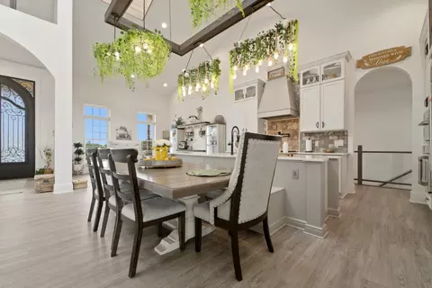 Dining - 11493 Stateline Rd, Dyer, IN 46311 photo 2 of 4