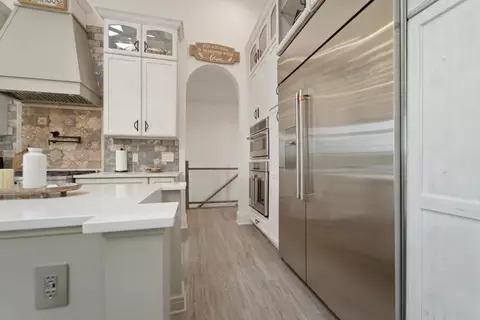 Kitchen - 11493 Stateline Rd, Dyer, IN 46311 photo 6 of 9