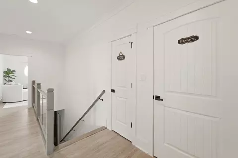 Entry Way - 11493 Stateline Rd, Dyer, IN 46311 photo 4 of 7