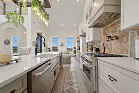 Kitchen - 11493 Stateline Rd, Dyer, IN 46311 photo 5 of 9