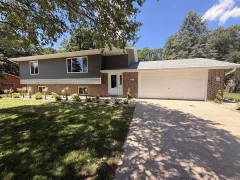 5939 W Van Gogh Trl, La Porte, IN 46350