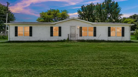 8176 W Pahs Rd, Michigan City, IN 46360