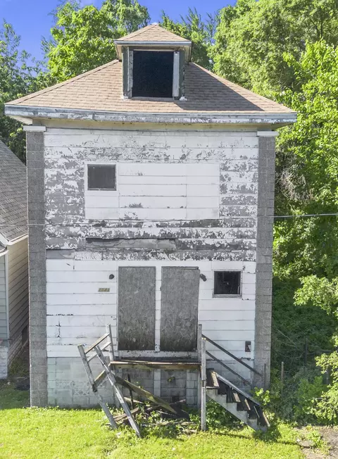 1241 W 17th Ave, Gary, IN 46407