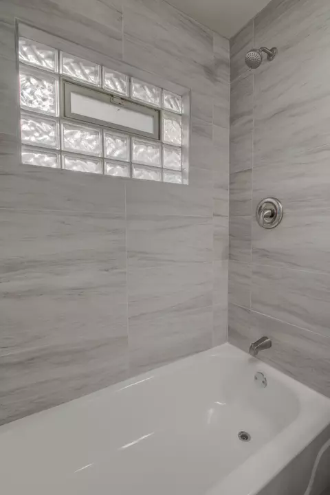 Bath - 940 Mount St, Gary, IN 46406 photo 1 of 2