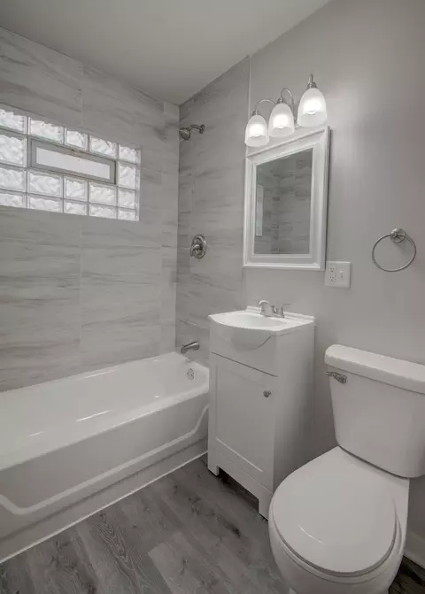 Bath - 940 Mount St, Gary, IN 46406 photo 2 of 2